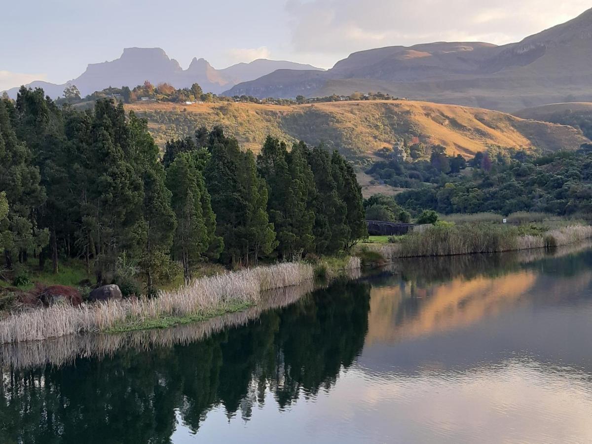 Hotel Honeysuckle Clarens Zewnętrze zdjęcie